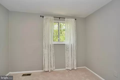 Bedroom - 8694 Bent Arrow Ct, Springfield, VA 22153 photo 5 of 6