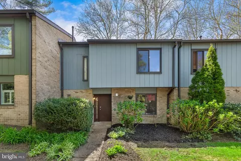1785 Ivy Oak Sq, Reston, VA 20190