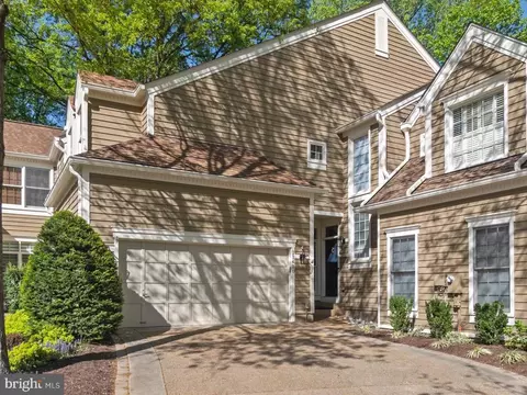 11410 Hollow Timber Ct, Reston, VA 20194
