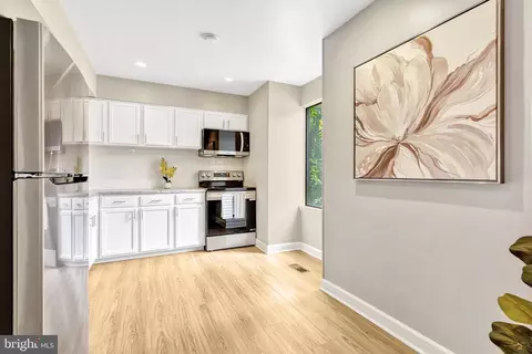 Kitchen - 6029 Forrest Hollow Ln, Springfield, VA 22152 photo 1 of 4