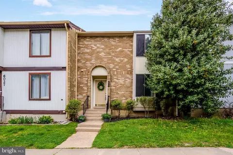 6029 Forrest Hollow Ln, Springfield, VA 22152