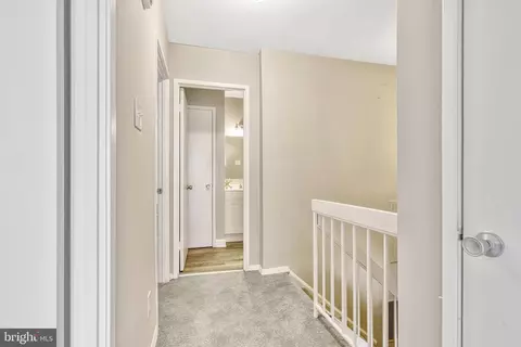 Entry Way - 6029 Forrest Hollow Ln, Springfield, VA 22152 photo 2 of 3