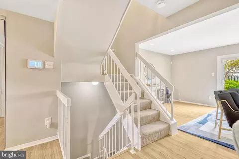 Entry Way - 6029 Forrest Hollow Ln, Springfield, VA 22152 photo 1 of 3