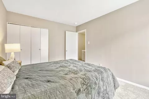 Bedroom - 6029 Forrest Hollow Ln, Springfield, VA 22152 photo 4 of 7