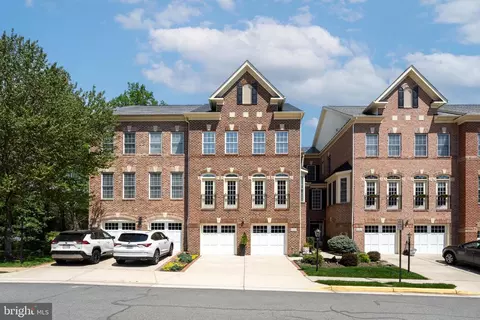 6315 Sanctuary Woods Ct, Burke, VA 22015