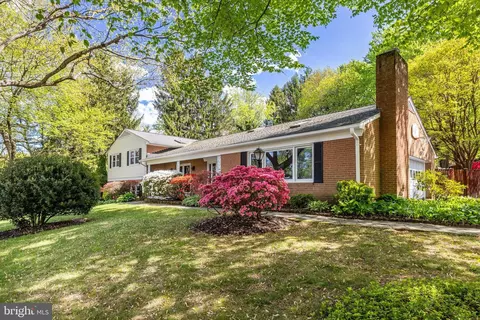 3804 Acosta Rd, Fairfax, VA 22031