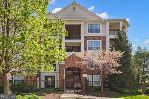 12901 Centre Park Cir #217, Herndon, VA 20171