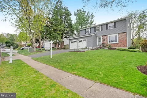5915 Beech Tree Dr, Alexandria, VA 22310