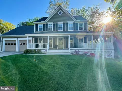 1610 Autumnwood Dr, Reston, VA 20194