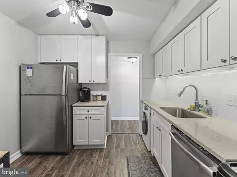 3100 S Manchester St #541, Falls Church, VA 22044