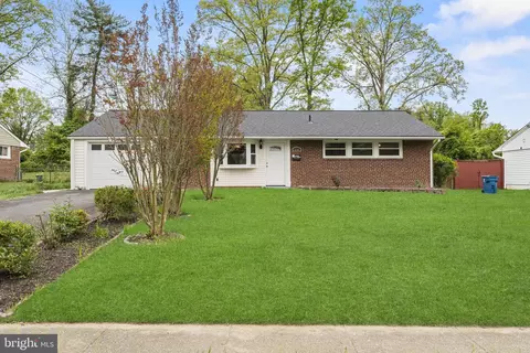 6707 Hopewell Ave, Springfield, VA 22151
