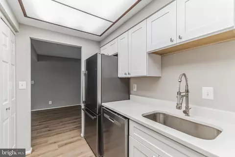 Kitchen - 7680 Tremayne Pl #211, Mclean, VA 22102 photo 2 of 4
