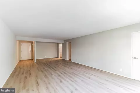 Living - 7680 Tremayne Pl #211, Mclean, VA 22102 photo 1 of 2