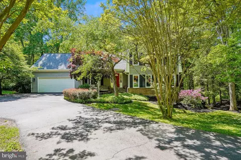 11115 Lochinver Ln, Oakton, VA 22124