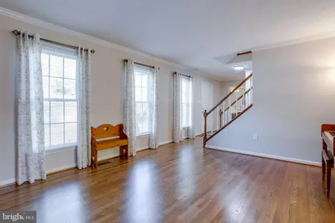 Living - 7413 Brian Run Ct, Springfield, VA 22153 photo 4 of 7