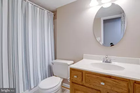 Bath - 7413 Brian Run Ct, Springfield, VA 22153 photo 5 of 5