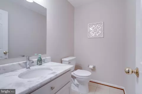 Bath - 7413 Brian Run Ct, Springfield, VA 22153 photo 1 of 5