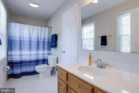Bath - 7413 Brian Run Ct, Springfield, VA 22153 photo 4 of 5