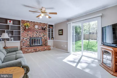 Living - 7413 Brian Run Ct, Springfield, VA 22153 photo 3 of 7