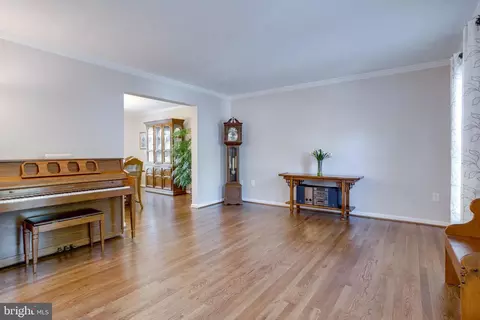 Living - 7413 Brian Run Ct, Springfield, VA 22153 photo 5 of 7