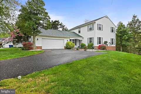 1140 Bandy Run Rd, Herndon, VA 20170