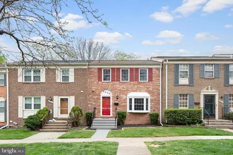 5525 Winford Ct, Fairfax, VA 22032