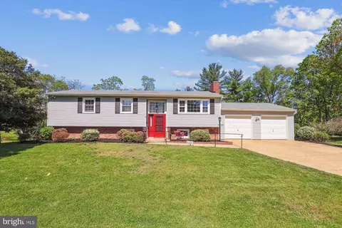 5120 Ampthill Dr, Alexandria, VA 22312