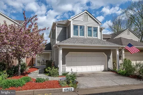 10522 Elmsway Ct, Oakton, VA 22124