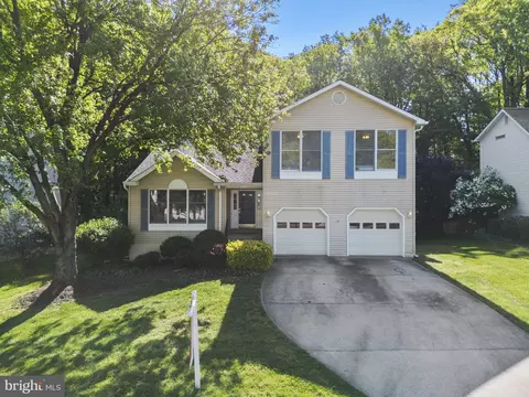 1334 Grant St, Herndon, VA 20170