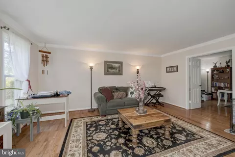 Living - 7018 Petunia St, Springfield, VA 22152 photo 1 of 1