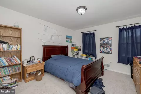 Bedroom - 7018 Petunia St, Springfield, VA 22152 photo 5 of 6