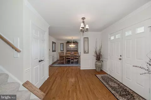 Entry Way - 7018 Petunia St, Springfield, VA 22152 photo 2 of 5