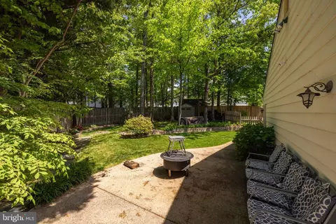 Exterior - 7018 Petunia St, Springfield, VA 22152 photo 9 of 14