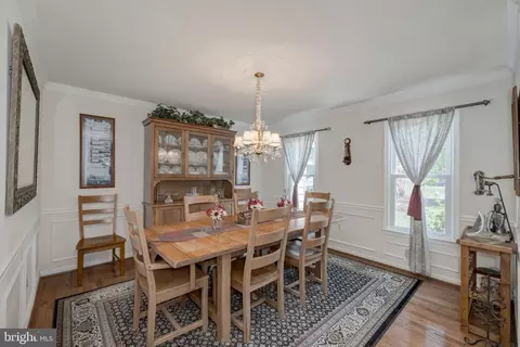 Dining - 7018 Petunia St, Springfield, VA 22152 photo 2 of 4