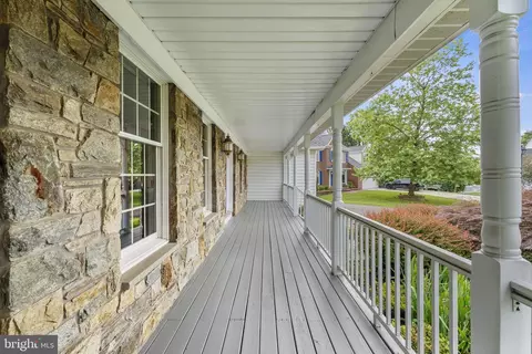 6101 Tobey Ct, Springfield, VA 22150 photo 4