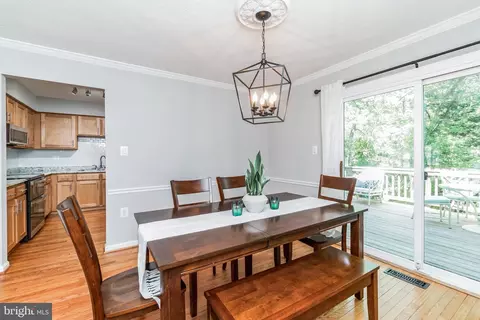7213 Squirrel Run Ct, Springfield, VA 22152 photo 6