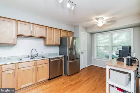 7213 Squirrel Run Ct, Springfield, VA 22152 photo 9