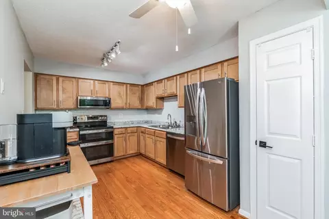 7213 Squirrel Run Ct, Springfield, VA 22152 photo 8