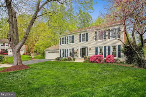 9626 Oakington Dr, Fairfax Station, VA 22039
