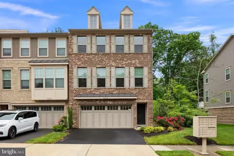 9556 Katelyn Zinn Pl, Burke, VA 22015