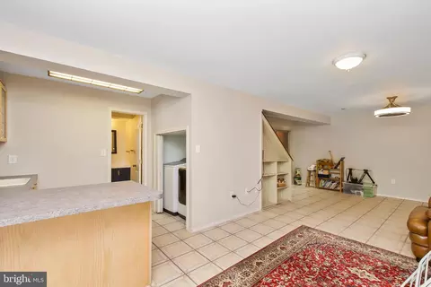 Kitchen - 6215 Winnepeg Dr, Burke, VA 22015 photo 5 of 8