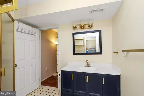 Bath - 6215 Winnepeg Dr, Burke, VA 22015 photo 8 of 8