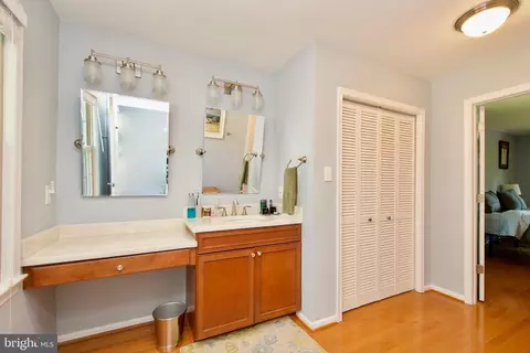 Bath - 6215 Winnepeg Dr, Burke, VA 22015 photo 4 of 8