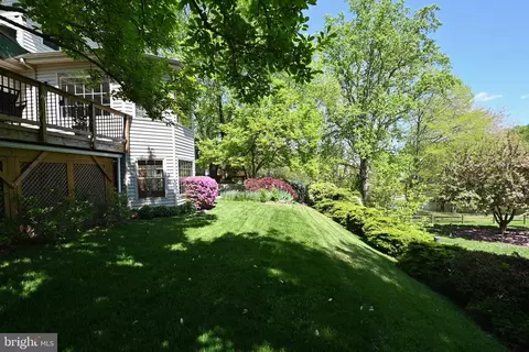 Exterior - 6215 Winnepeg Dr, Burke, VA 22015 photo 12 of 15