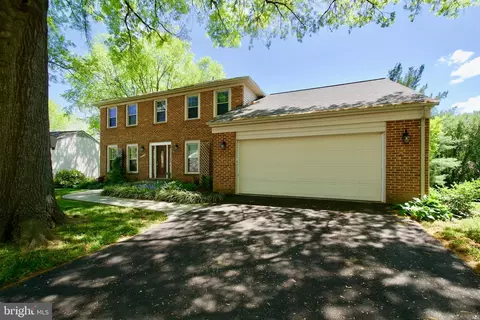 Exterior - 6215 Winnepeg Dr, Burke, VA 22015 photo 3 of 15