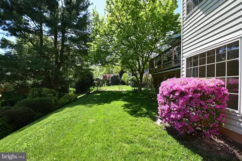 Exterior - 6215 Winnepeg Dr, Burke, VA 22015 photo 14 of 15