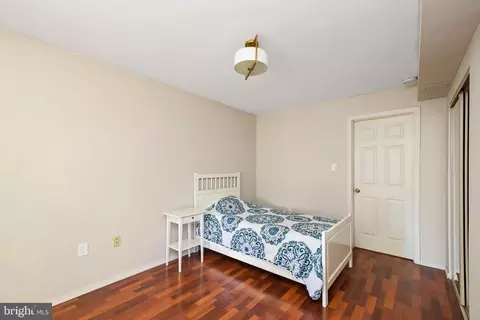 Bedroom - 6215 Winnepeg Dr, Burke, VA 22015 photo 5 of 6