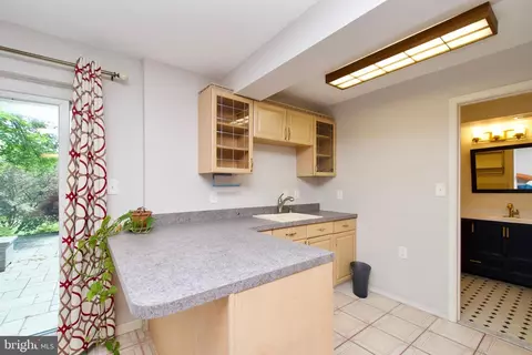 Kitchen - 6215 Winnepeg Dr, Burke, VA 22015 photo 7 of 8