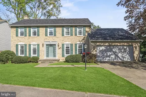 9704 Doulton Ct, Fairfax, VA 22032