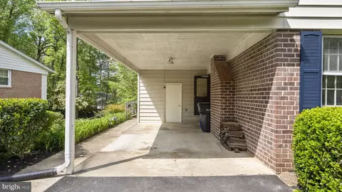 Exterior - 6909 Sydenstricker Rd, Springfield, VA 22152 photo 2 of 4